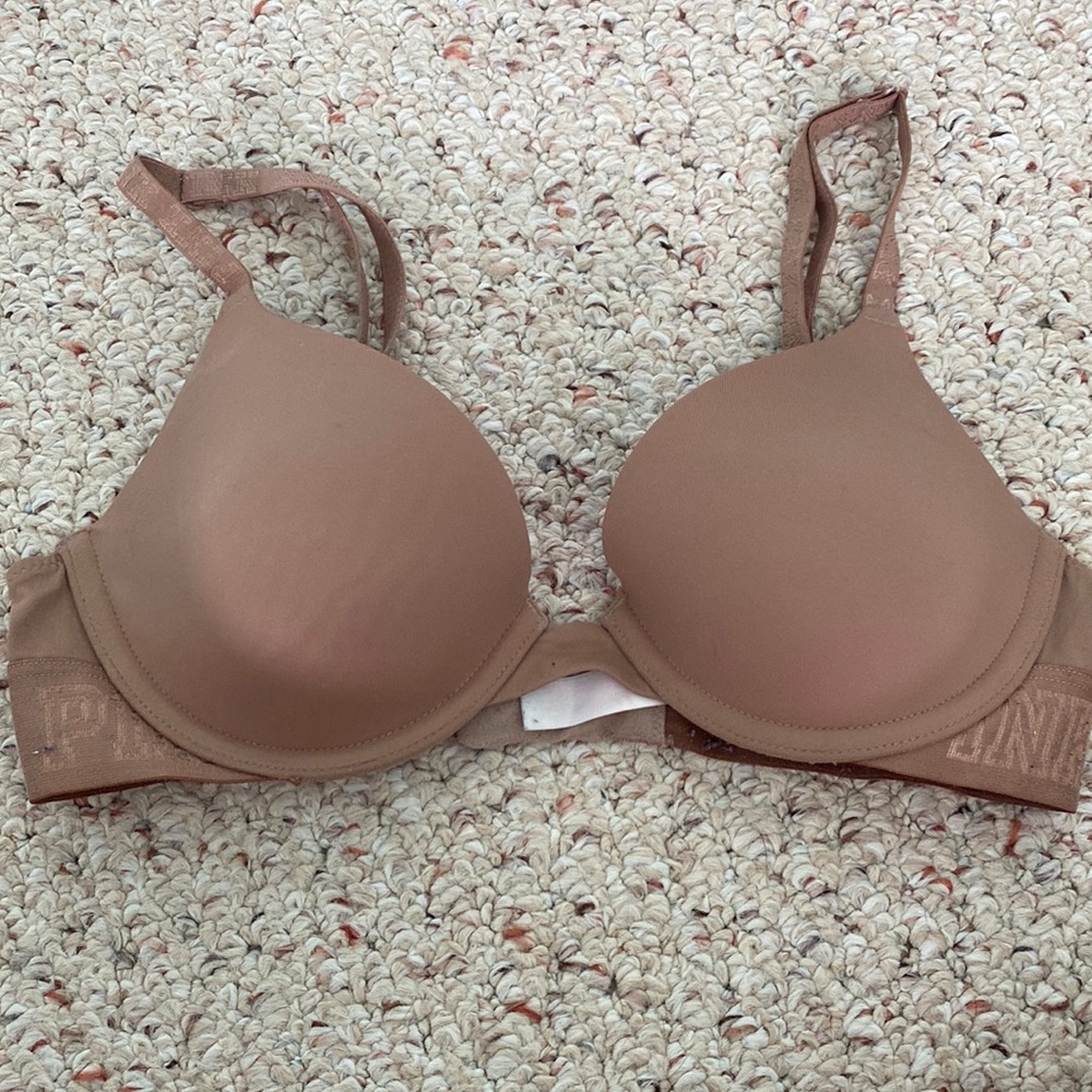 Pink bra!!